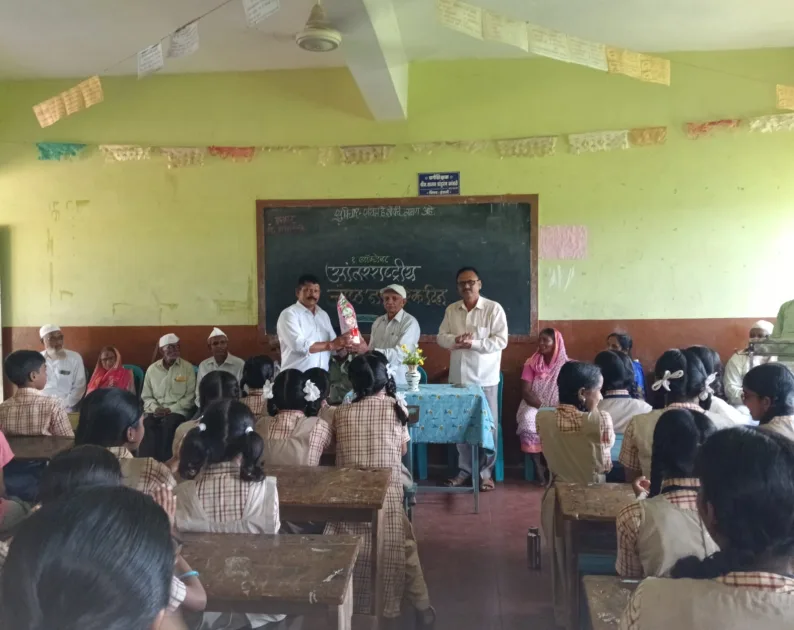 पंडित दीनदयाळ विद्यालयात 'आंतरराष्ट्रीय ज्येष्ठ नागरिक दिन' उत्साहात साजरा